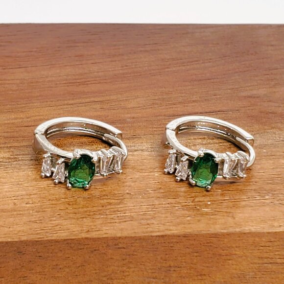 925 Silver Womens 1ct Diamond 2ct Green Emerald Gemstone Small Hoop Earrings NEW - Picture 3 of 4